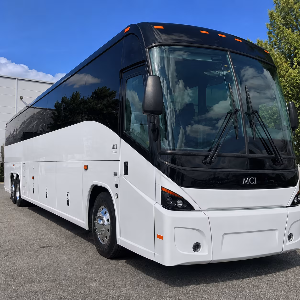 daily commuter shuttles between merced atwater and the uc merced campus